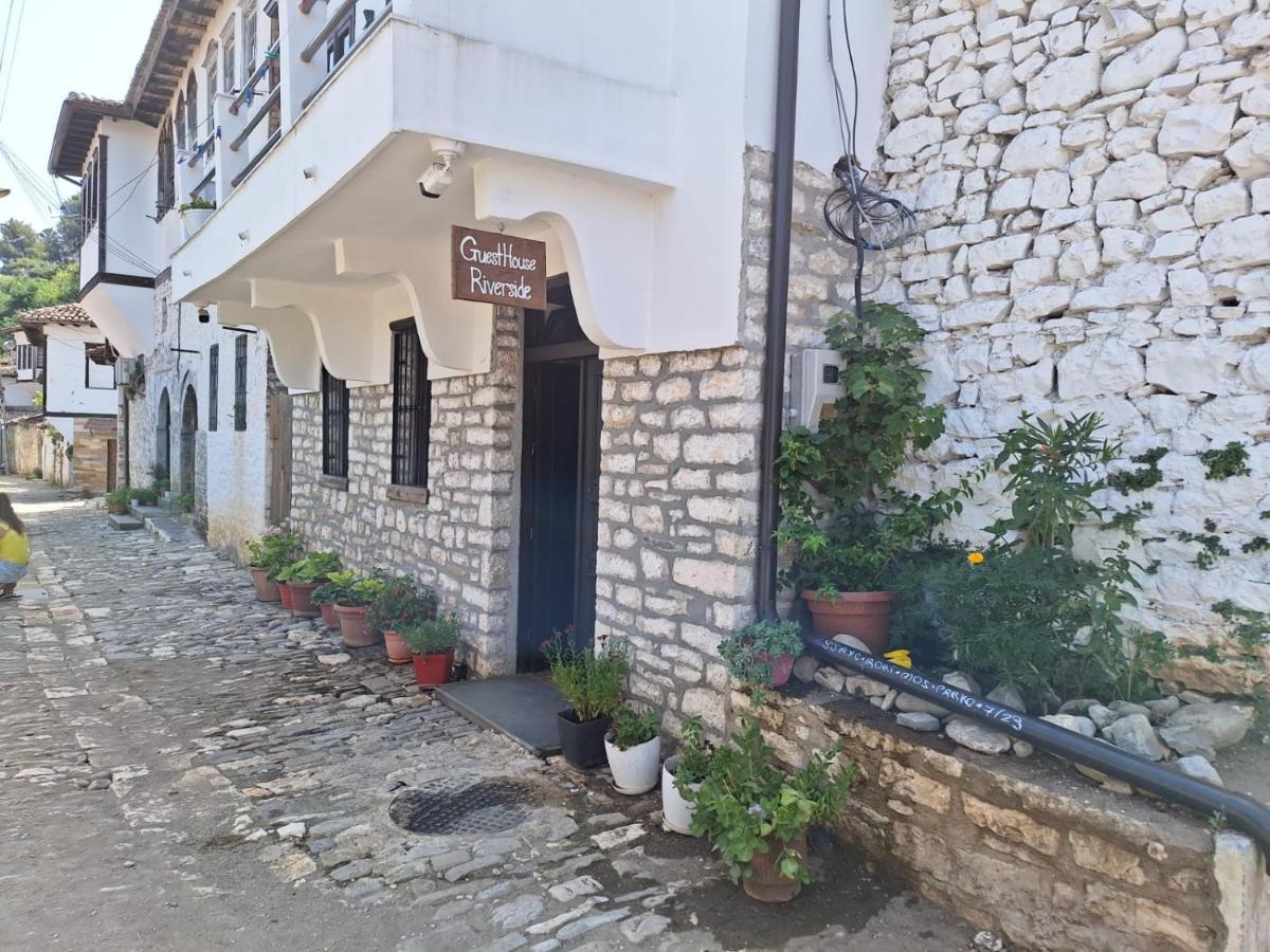 Guesthouse Riverside ベラト エクステリア 写真